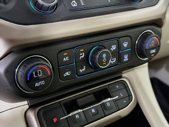 Used 2023 GMC Acadia Denali w/ Denali Ultimate Package AWD/4WD image 19