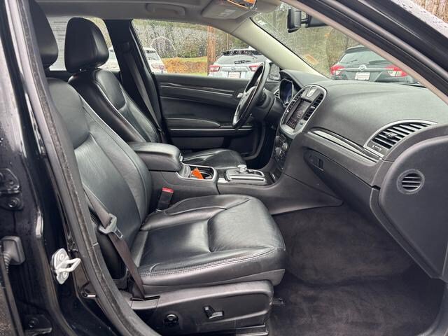 Used 2017 Chrysler 300 Touring w/ Value Package AWD/4WD image 15