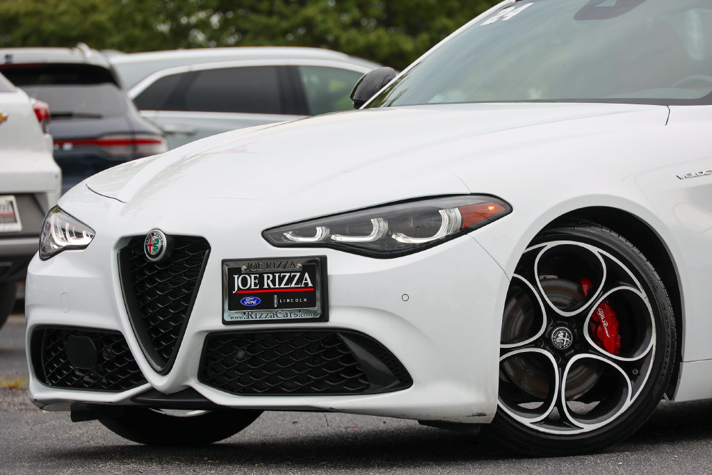 Used 2024 Alfa Romeo Giulia Veloce RWD image 15