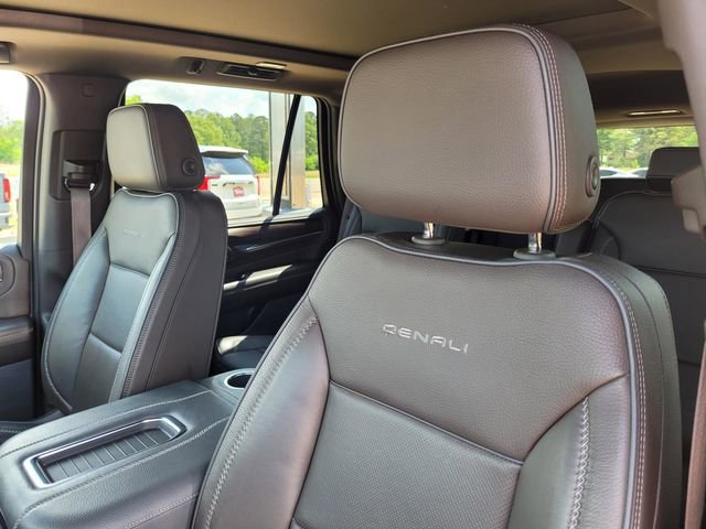 Used 2022 GMC Yukon Denali RWD image 32