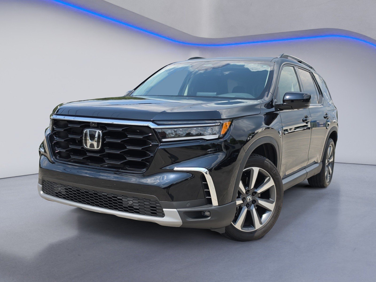 Used 2025 Honda Pilot Elite image 2