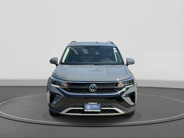 Certified 2022 Volkswagen Taos SE w/ Panoramic Sunroof Package FWD image 2