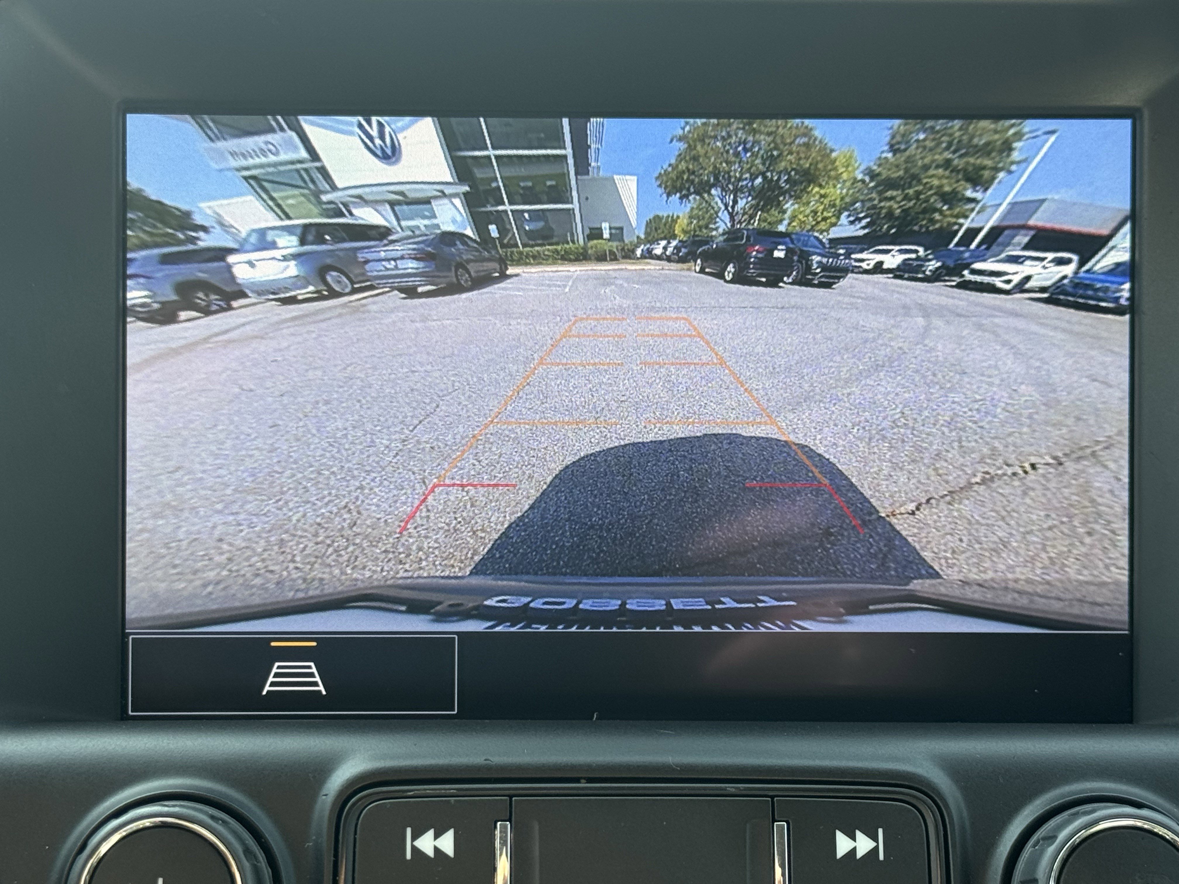 Used 2023 GMC Terrain SLT image 13