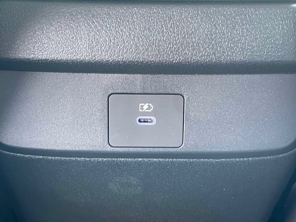 New 2026 Nissan Sentra SR w/ SR Premium Package FWD image 10