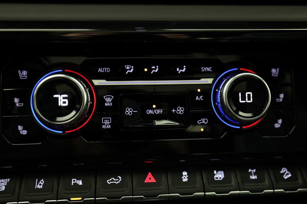 Used 2026 GMC Sierra 2500 AT4X image 25