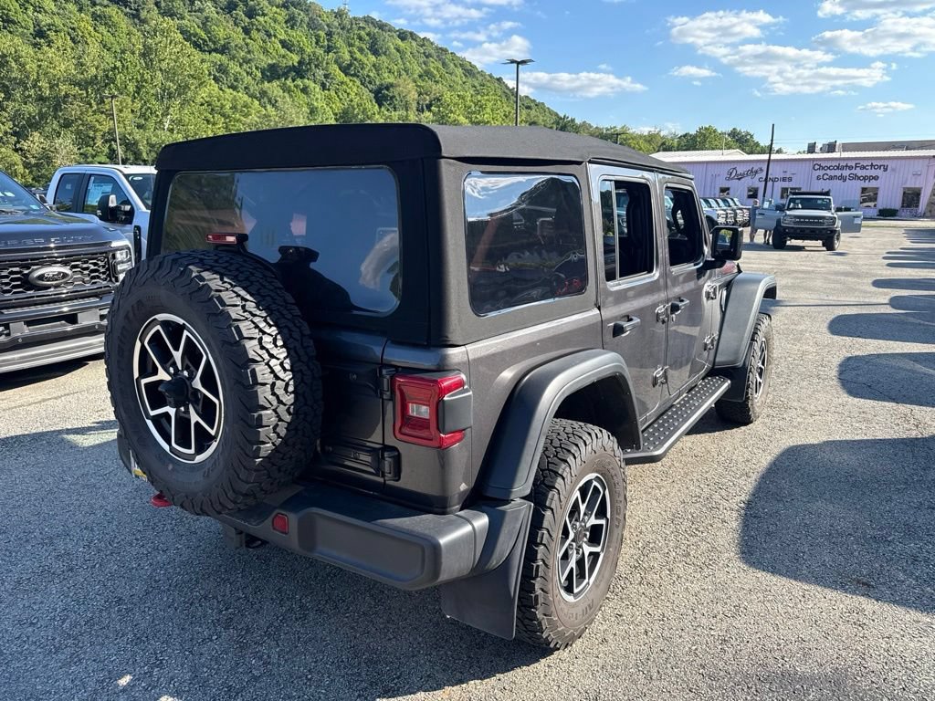 Used 2024 Jeep Wrangler Unlimited Rubicon w/ Convenience Group AWD/4WD image 3