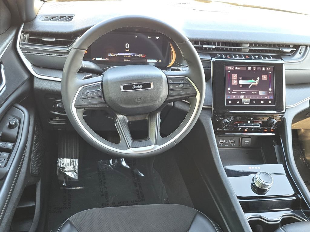 Used 2023 Jeep Grand Cherokee Altitude image 11