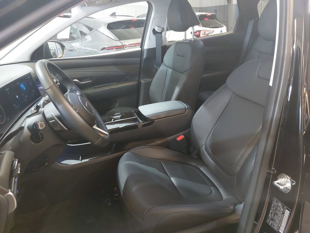 Certified 2025 Hyundai Tucson SEL AWD/4WD image 16