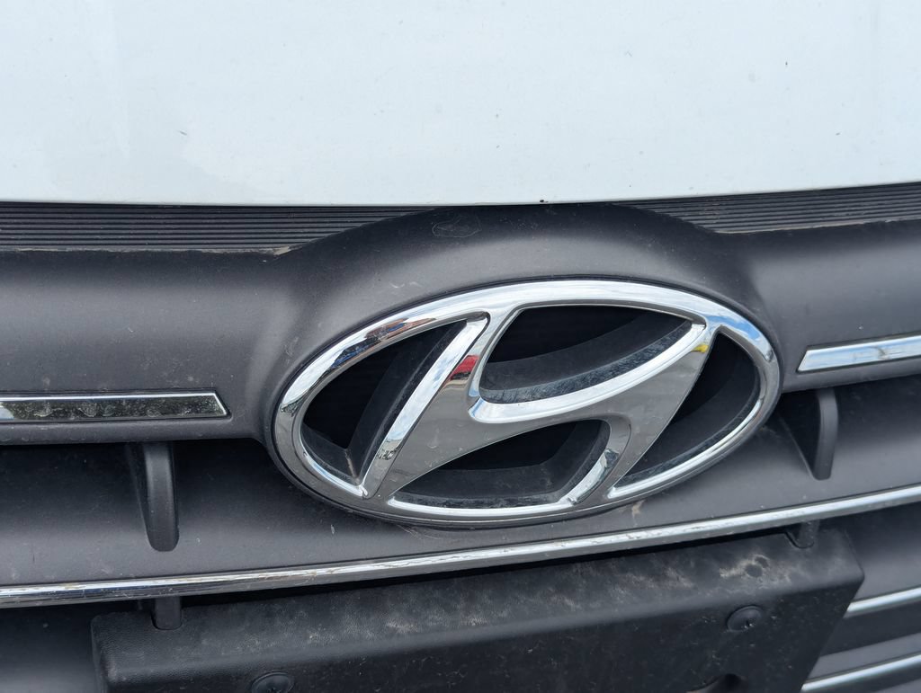 Used 2019 Hyundai Elantra SE w/ Cargo Package FWD image 11