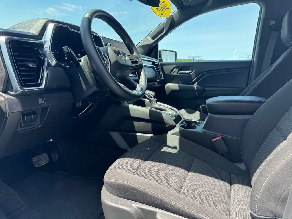 Used 2025 GMC Canyon Elevation AWD/4WD image 13