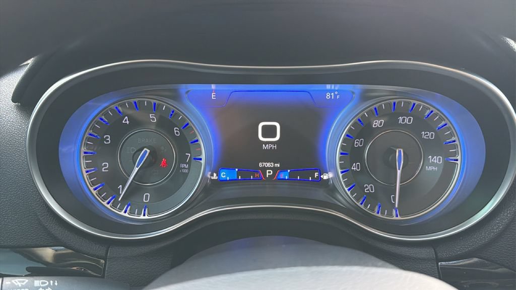 Used 2023 Chrysler 300 Touring w/ Sport Appearance Package RWD image 18