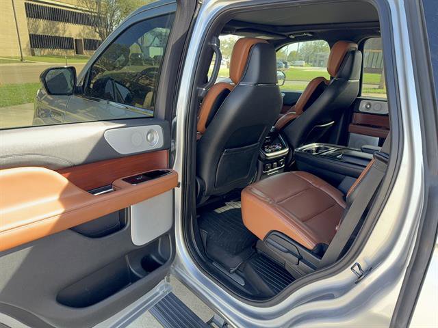 Used 2020 Lincoln Navigator Reserve w/ Luxury Package image 9