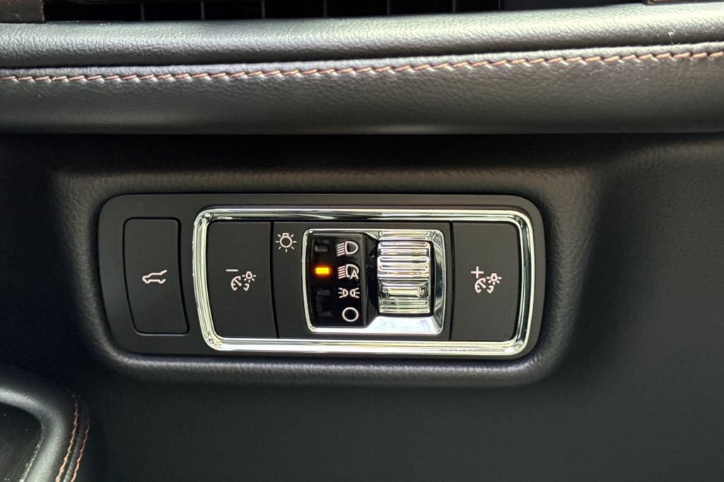 Used 2021 Lincoln Aviator 2WD w/ Elements Package image 34