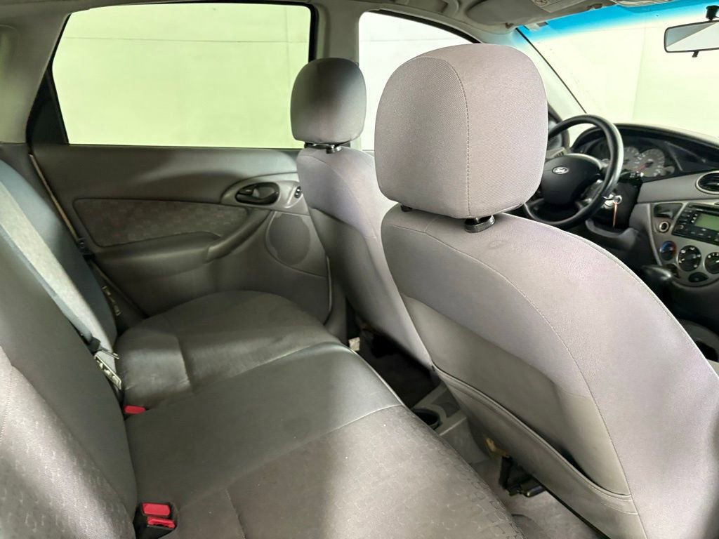 Used 2003 Ford Focus ZX5 Hatchback FWD image 17