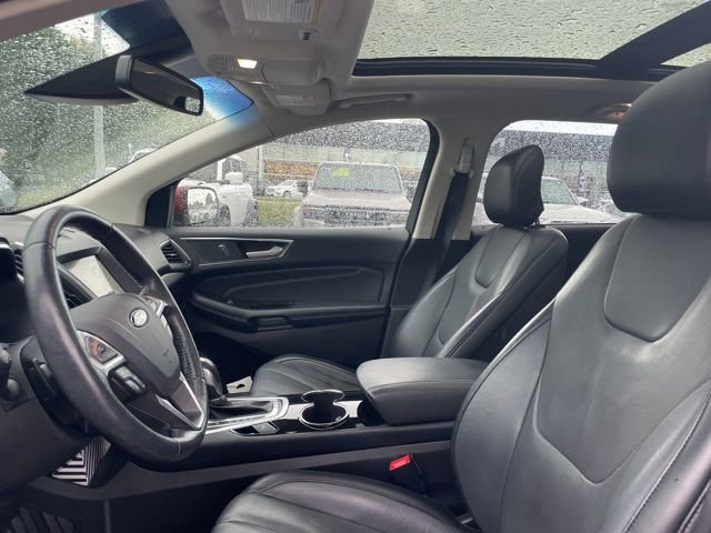 Used 2017 Ford Edge Titanium w/ Equipment Group 302A AWD/4WD image 9