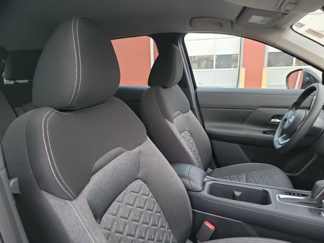 Used 2025 Nissan Kicks SV image 23
