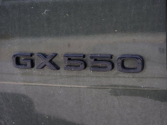 Used 2024 Lexus GX 550 w/ Accessory Package (2T) AWD/4WD image 19