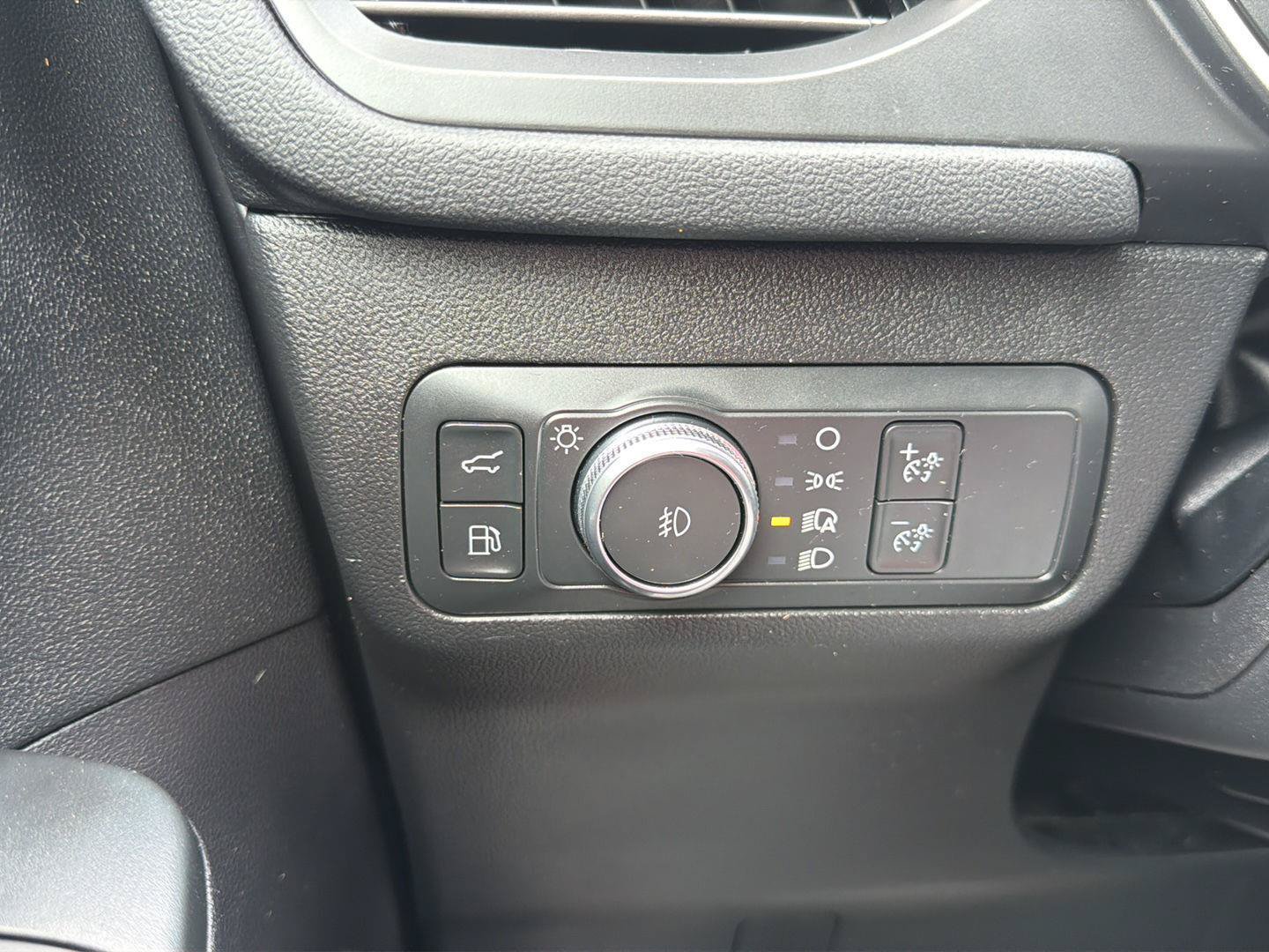 Used 2022 Ford Escape SEL w/ Technology Package FWD image 30