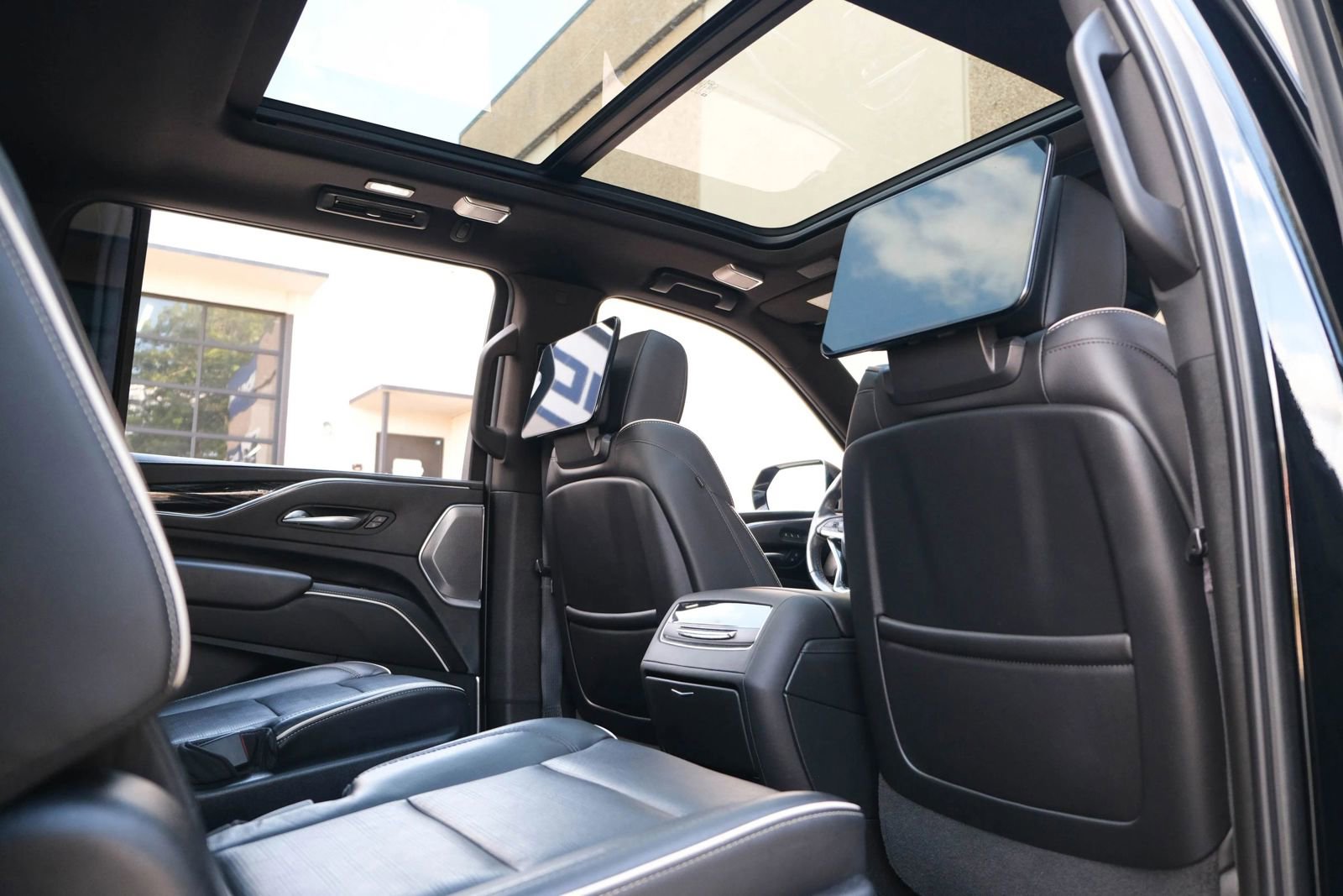 Used 2021 Cadillac Escalade ESV Sport w/ Driver Assist Tech Package image 31