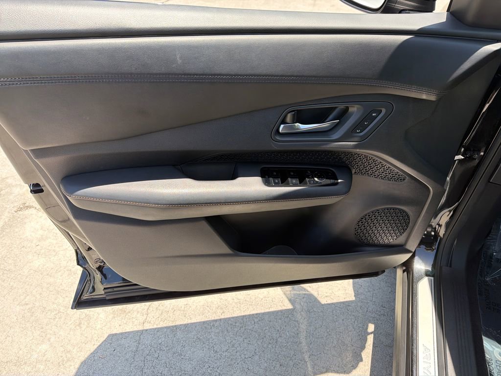 Used 2023 Nissan Ariya FWD image 17