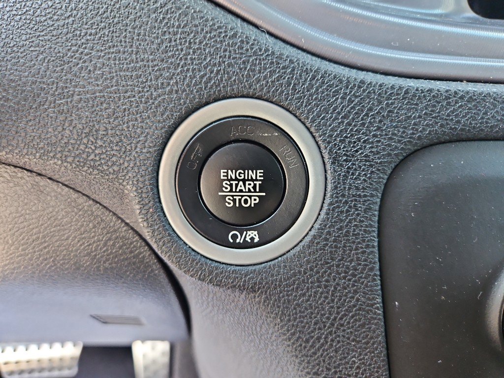 Used 2023 Dodge Charger R/T w/ Blacktop Package image 15