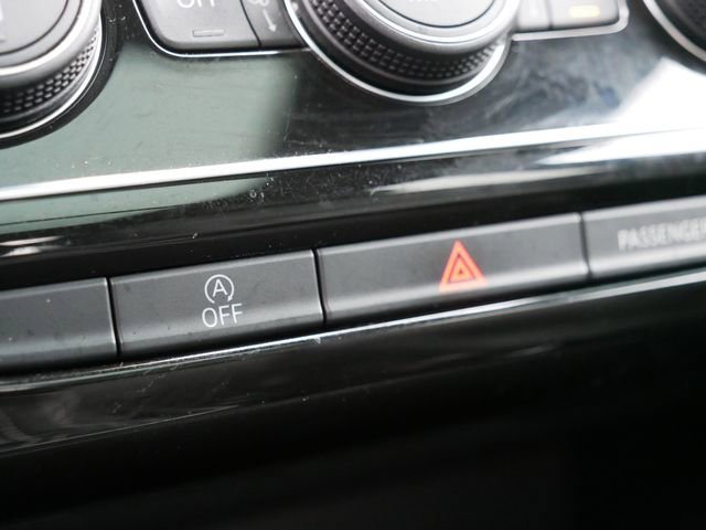 Certified 2023 Volkswagen Atlas Cross Sport SEL R-Line image 33