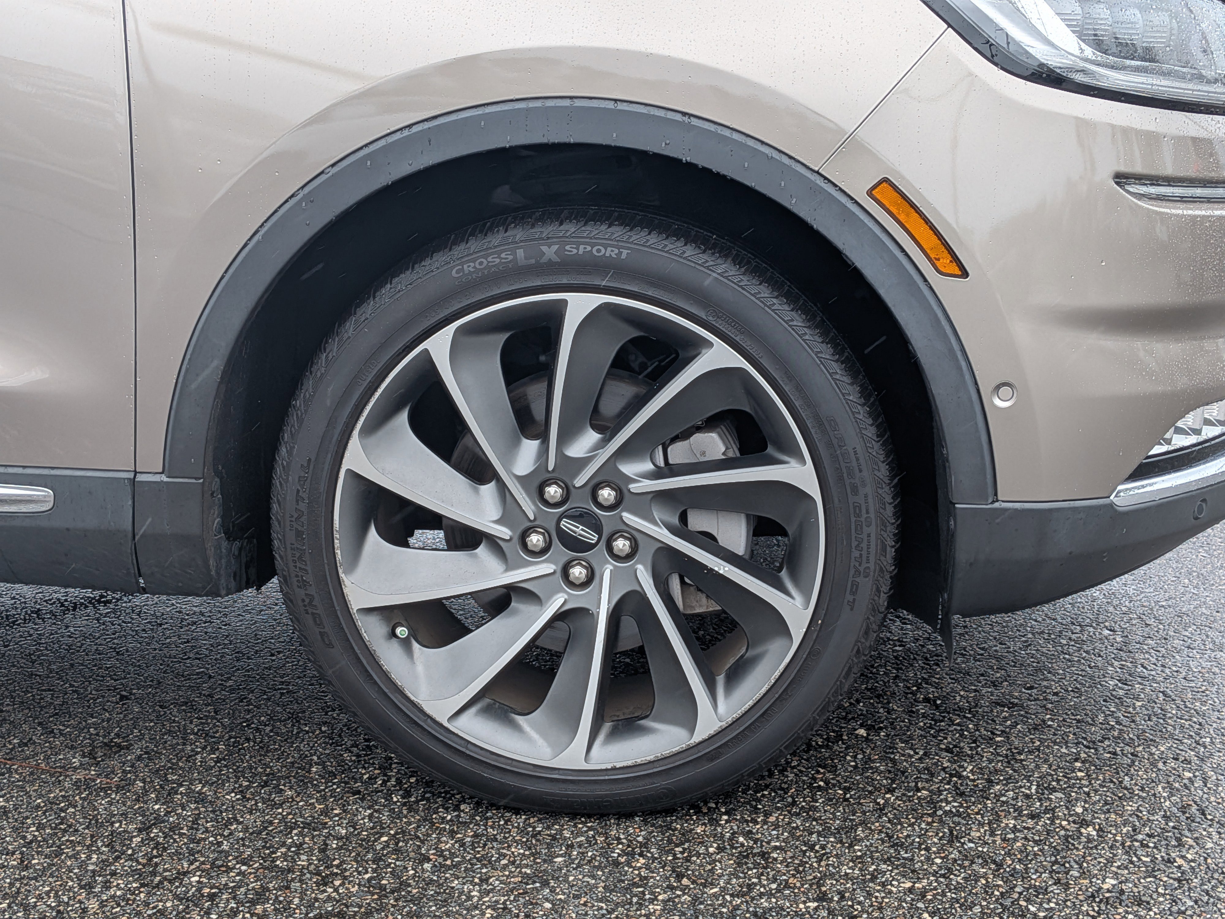 Used 2021 Lincoln Nautilus Reserve w/ Equipment Group 202A image 11