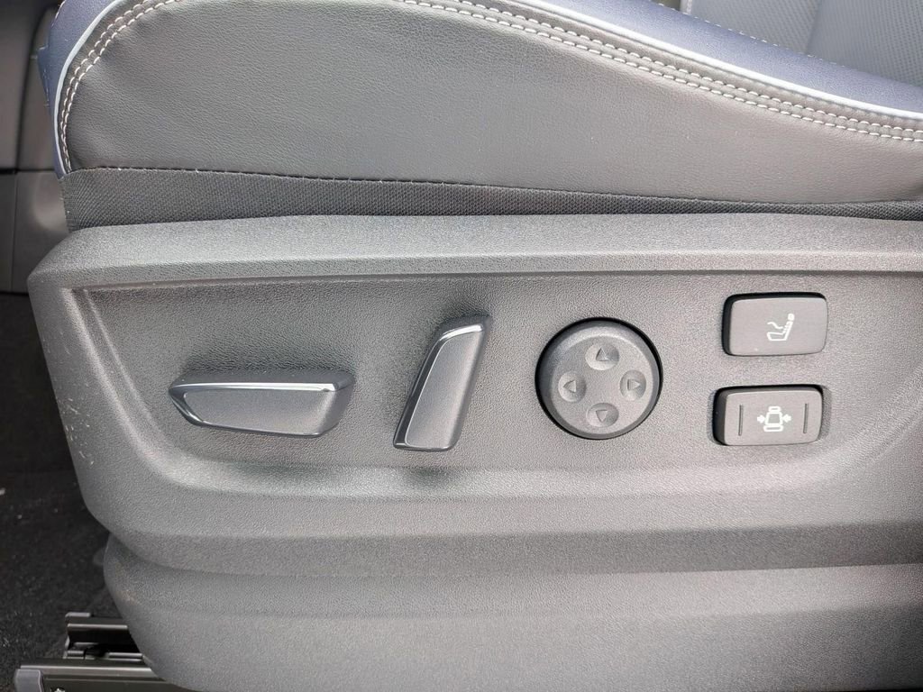 New 2026 INFINITI QX80 4WD w/ Sport Exterior Package image 13