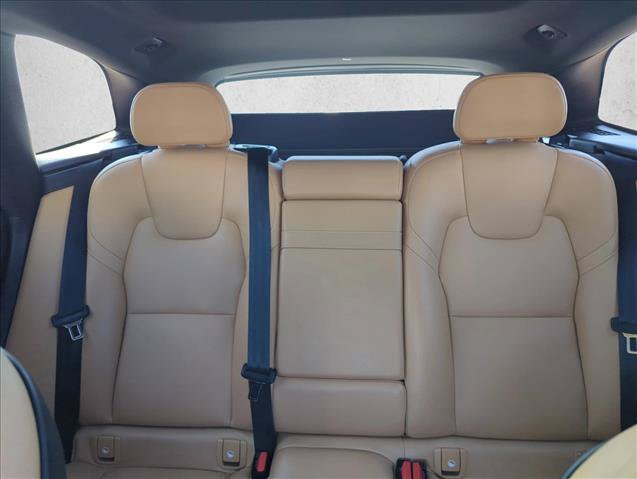 Used 2020 Volvo XC60 T5 Momentum w/ Protection Package AWD/4WD image 25