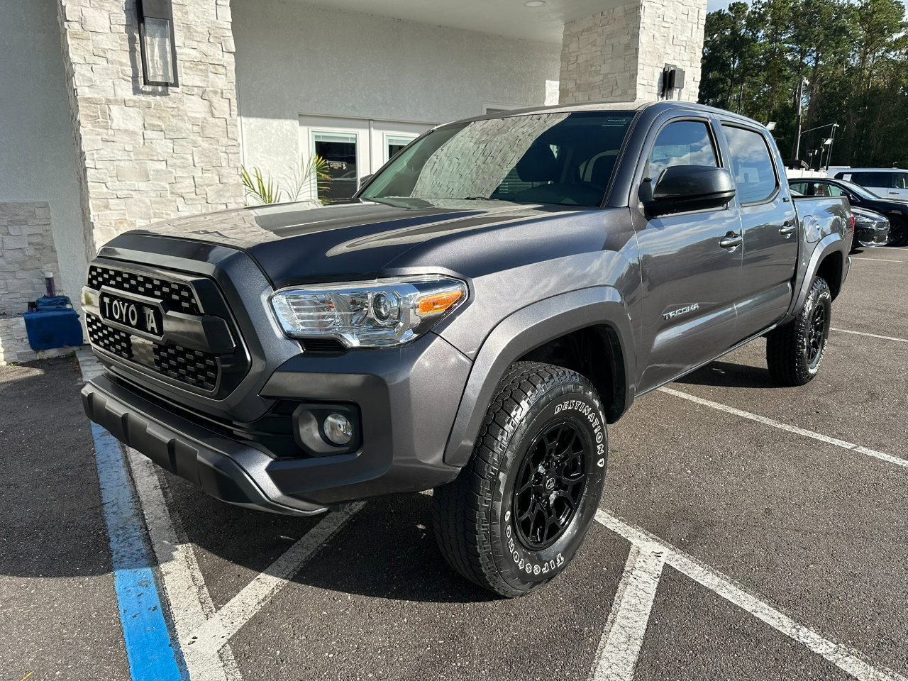 Used 2019 Toyota Tacoma SR5 image 3