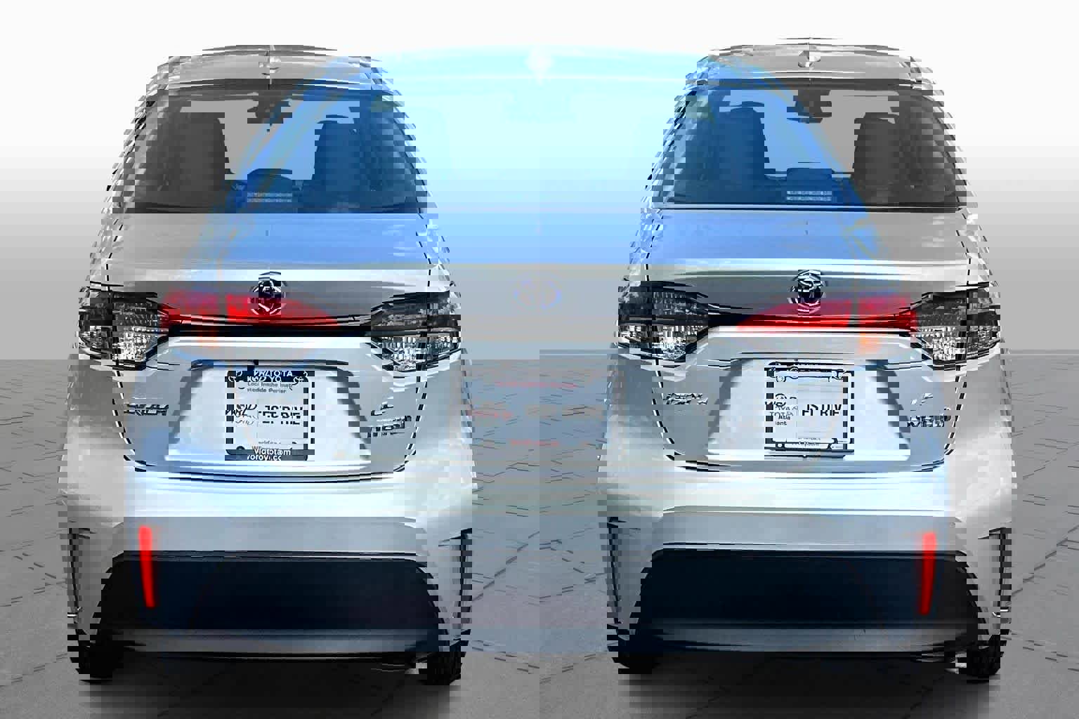 Used 2023 Toyota Corolla LE image 5