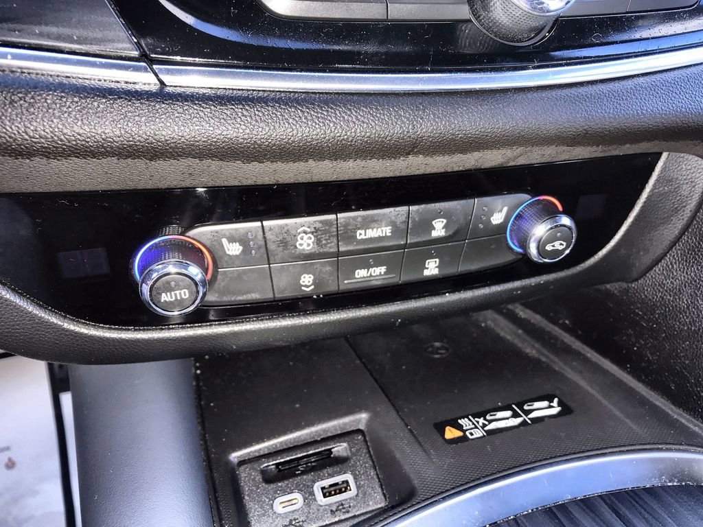 Used 2023 Buick Enclave Essence w/ Experience Buick Package AWD/4WD image 19
