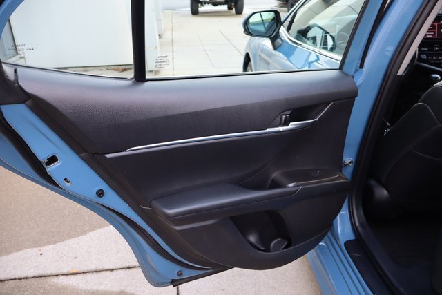 Used 2024 Toyota Camry SE image 17
