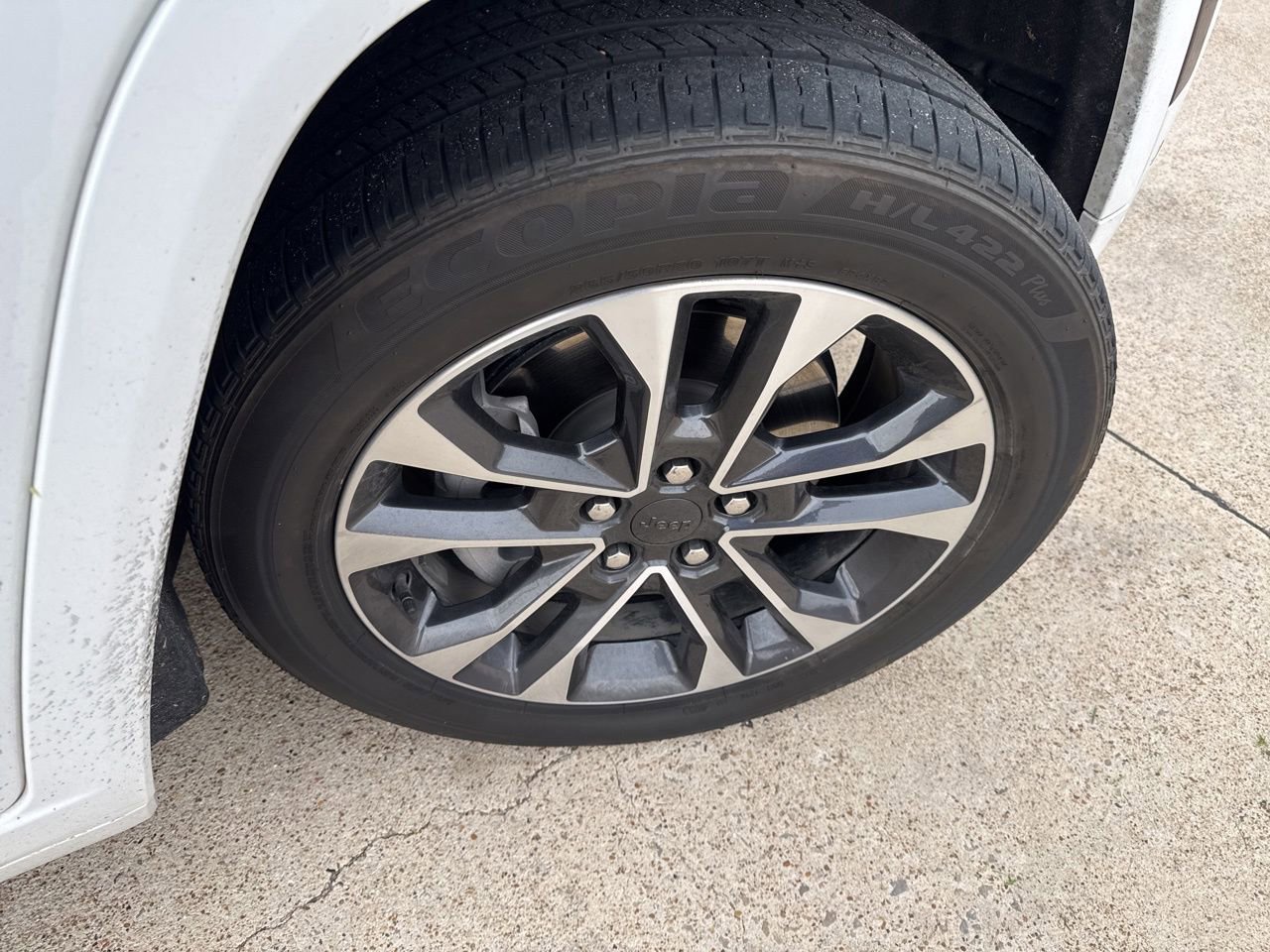 Used 2024 Jeep Grand Cherokee L Overland w/ Rear Seat Video Group I image 16