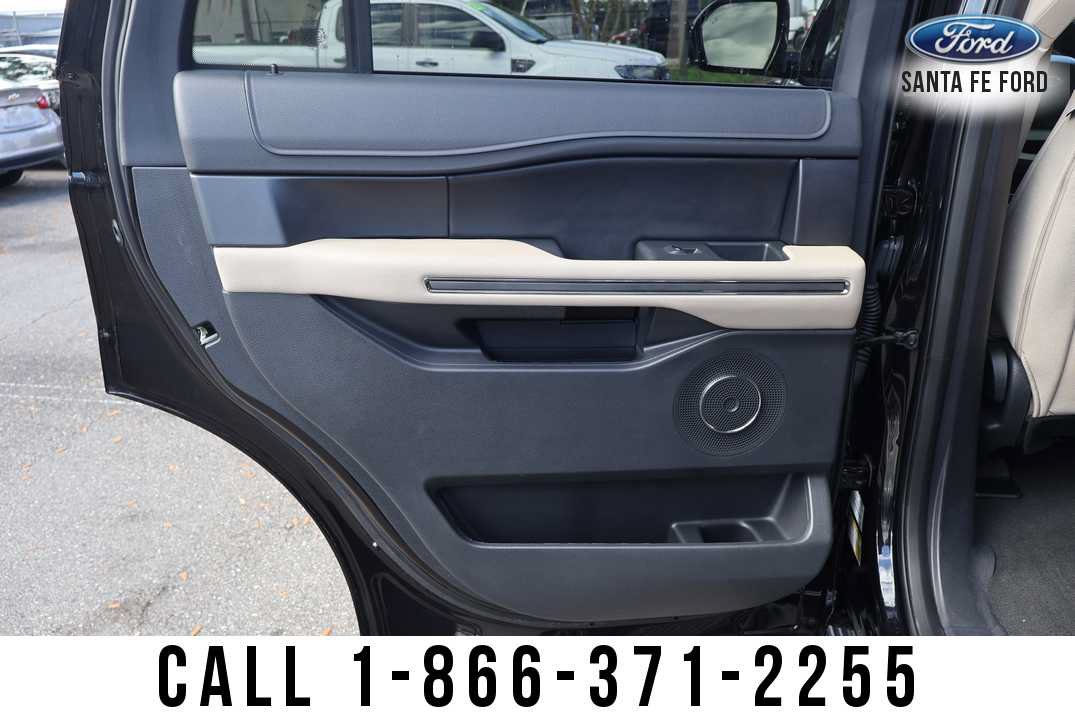 Used 2024 Ford Expedition XLT RWD image 15