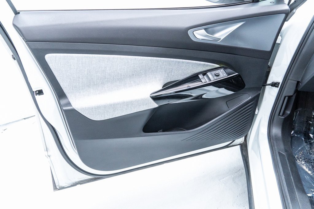 Used 2023 Volkswagen ID.4 Pro image 21