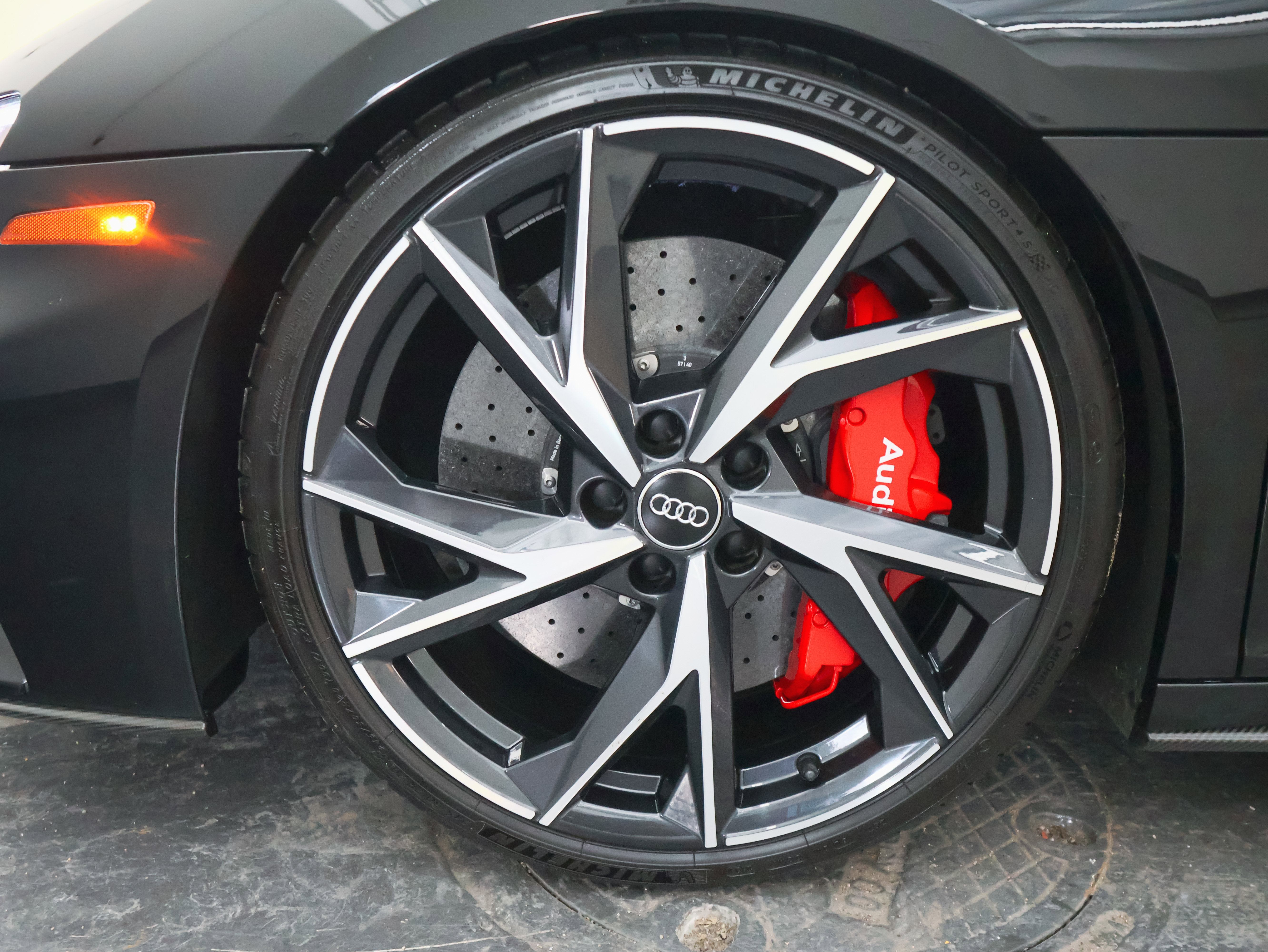 Used 2020 Audi R8 V10 performance image 36