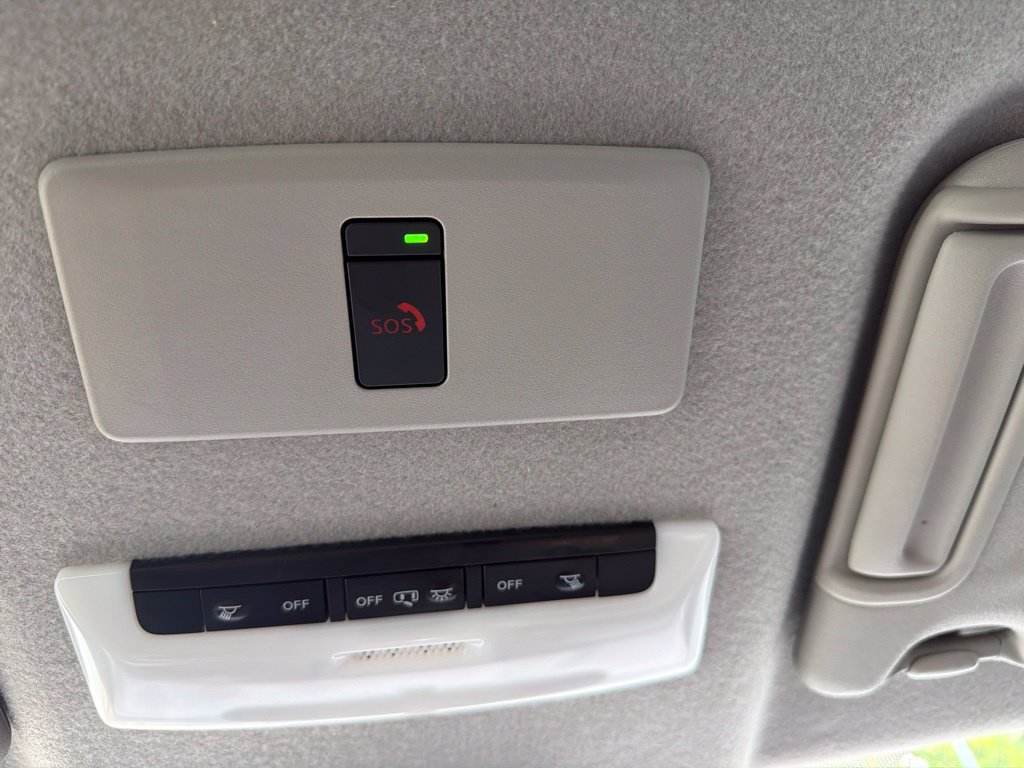 Used 2024 Nissan Kicks SR w/ SR Premium Package FWD image 59