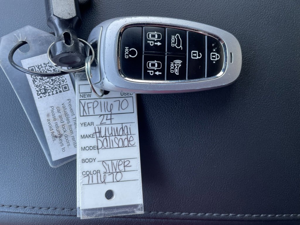 Used 2024 Hyundai Palisade Calligraphy image 24