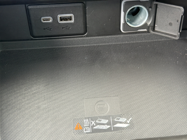 Used 2022 Chevrolet Suburban High Country RWD image 29