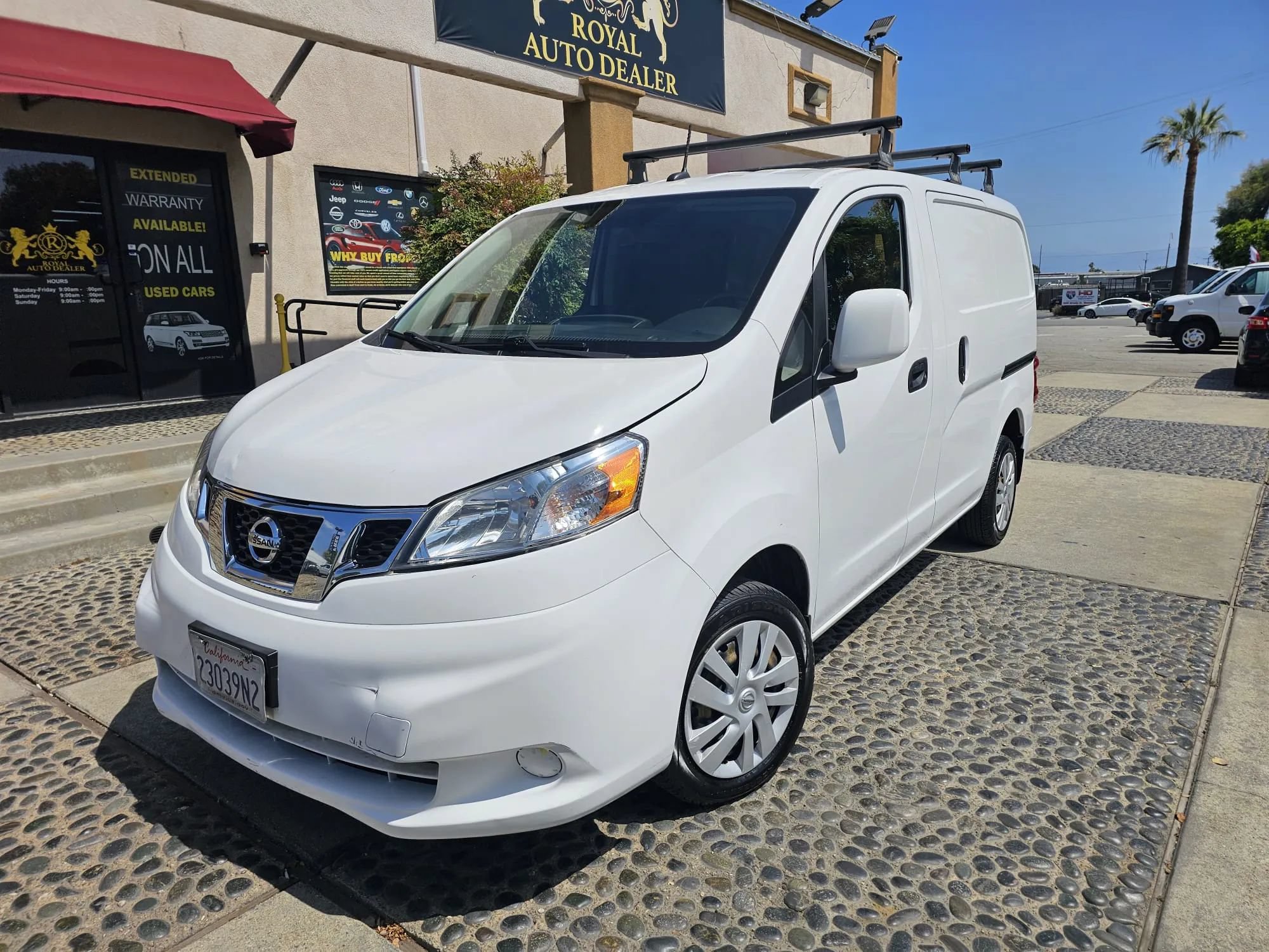 Used 2018 Nissan NV200 SV w/ Navigation Package FWD image 1