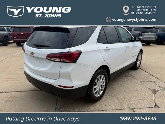 Used 2024 Chevrolet Equinox LS w/ LS Convenience Package FWD image 5