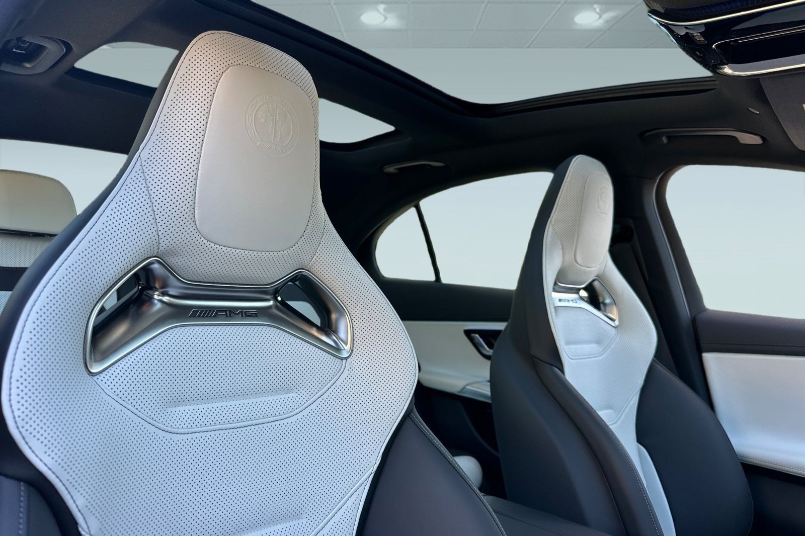 New 2026 Mercedes-Benz E 53 AMG e 4MATIC Sedan image 22