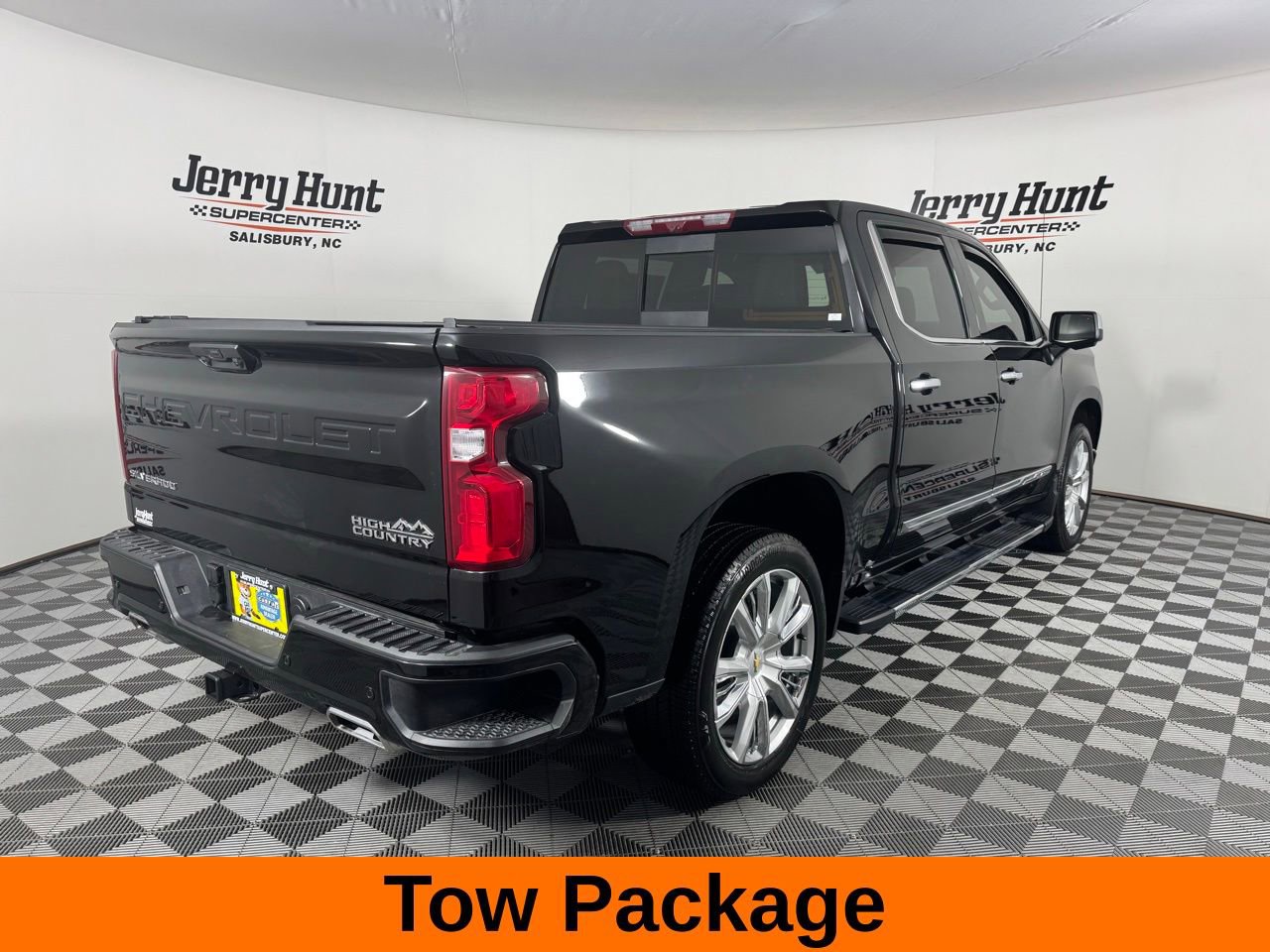 Used 2025 Chevrolet Silverado 1500 High Country w/ Technology Package image 7