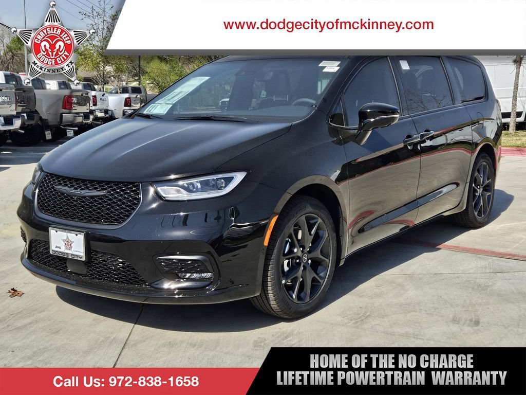 New 2026 Chrysler Pacifica Limited w/ Uconnect Theater Family Group FWD image 1