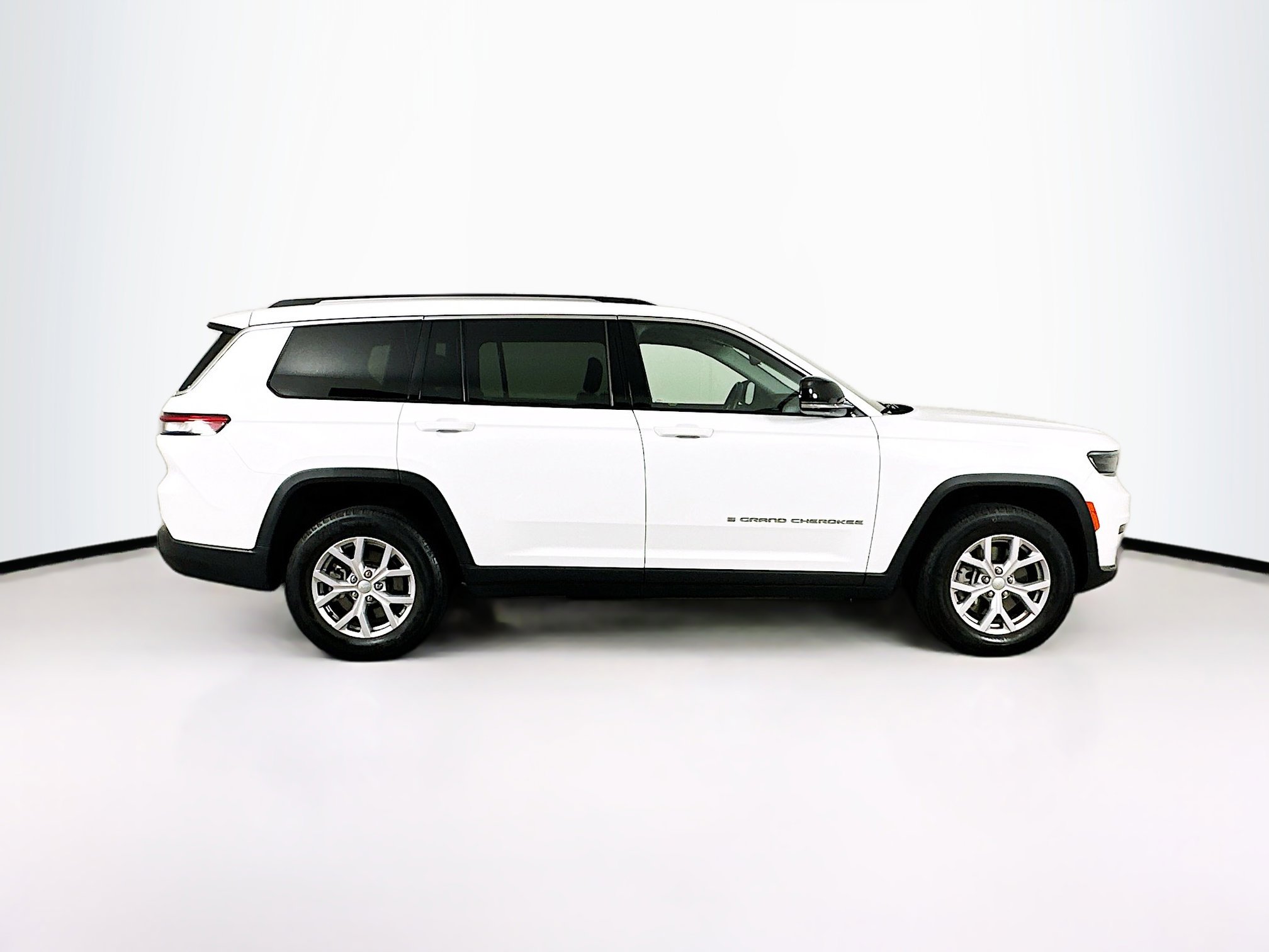 Used 2022 Jeep Grand Cherokee L Limited AWD/4WD image 10