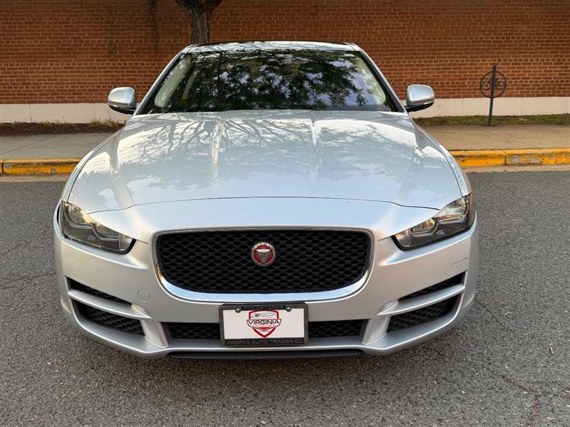 Used 2017 Jaguar XE Premium AWD/4WD image 4
