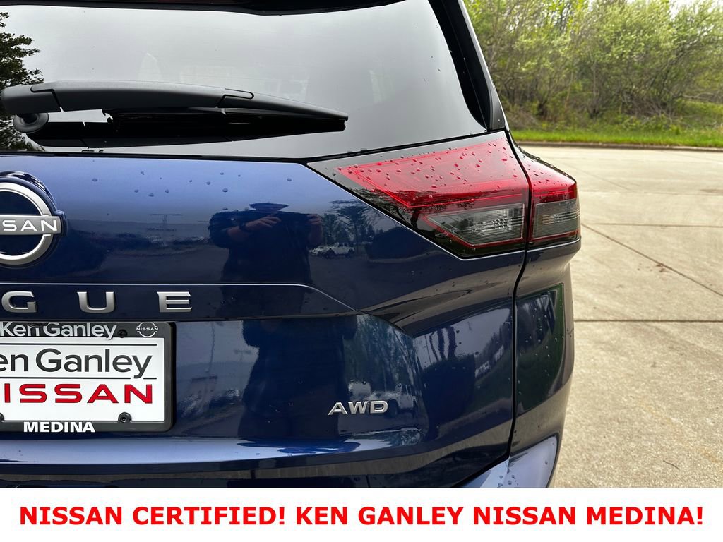 Certified 2026 Nissan Rogue SV AWD/4WD image 16