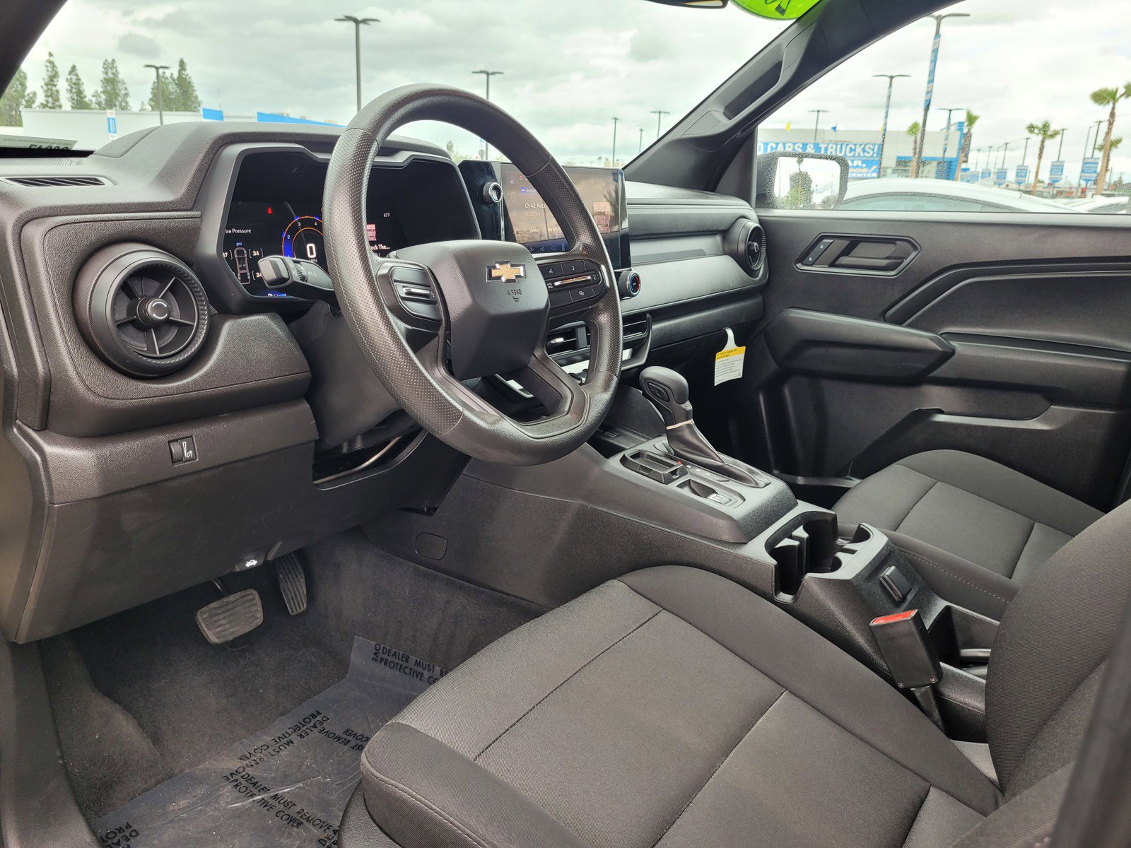 Used 2024 Chevrolet Colorado W/T image 9