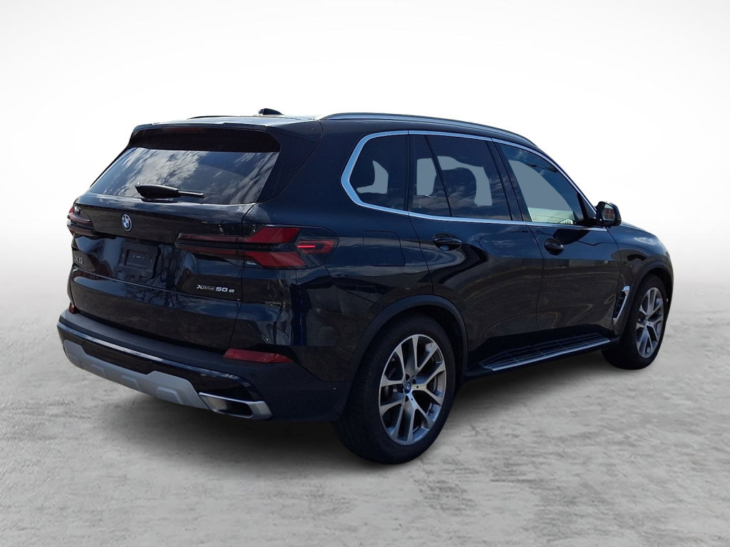 Used 2025 BMW X5 xDrive50e image 5